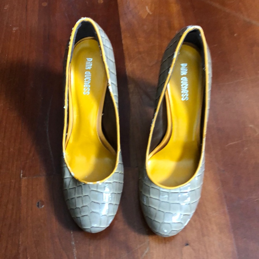 Grey and yellow high heels, super comfortable! - Picture 2 of 3
